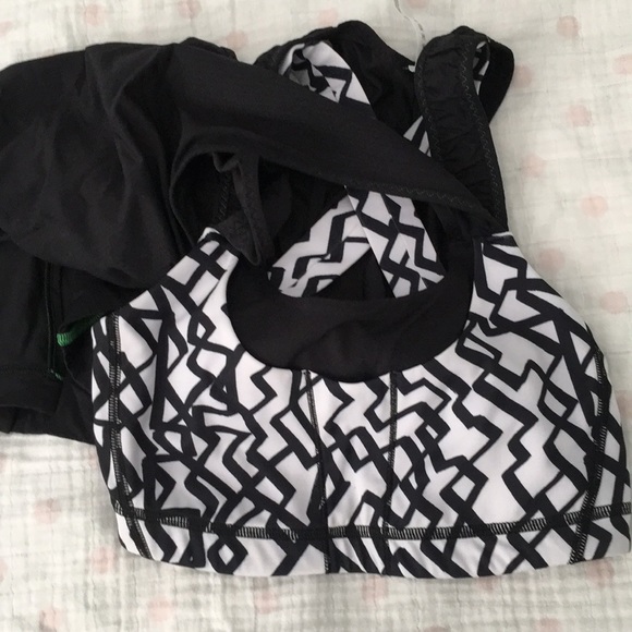 Lululemon sport tank and bra - Picture 3 of 7